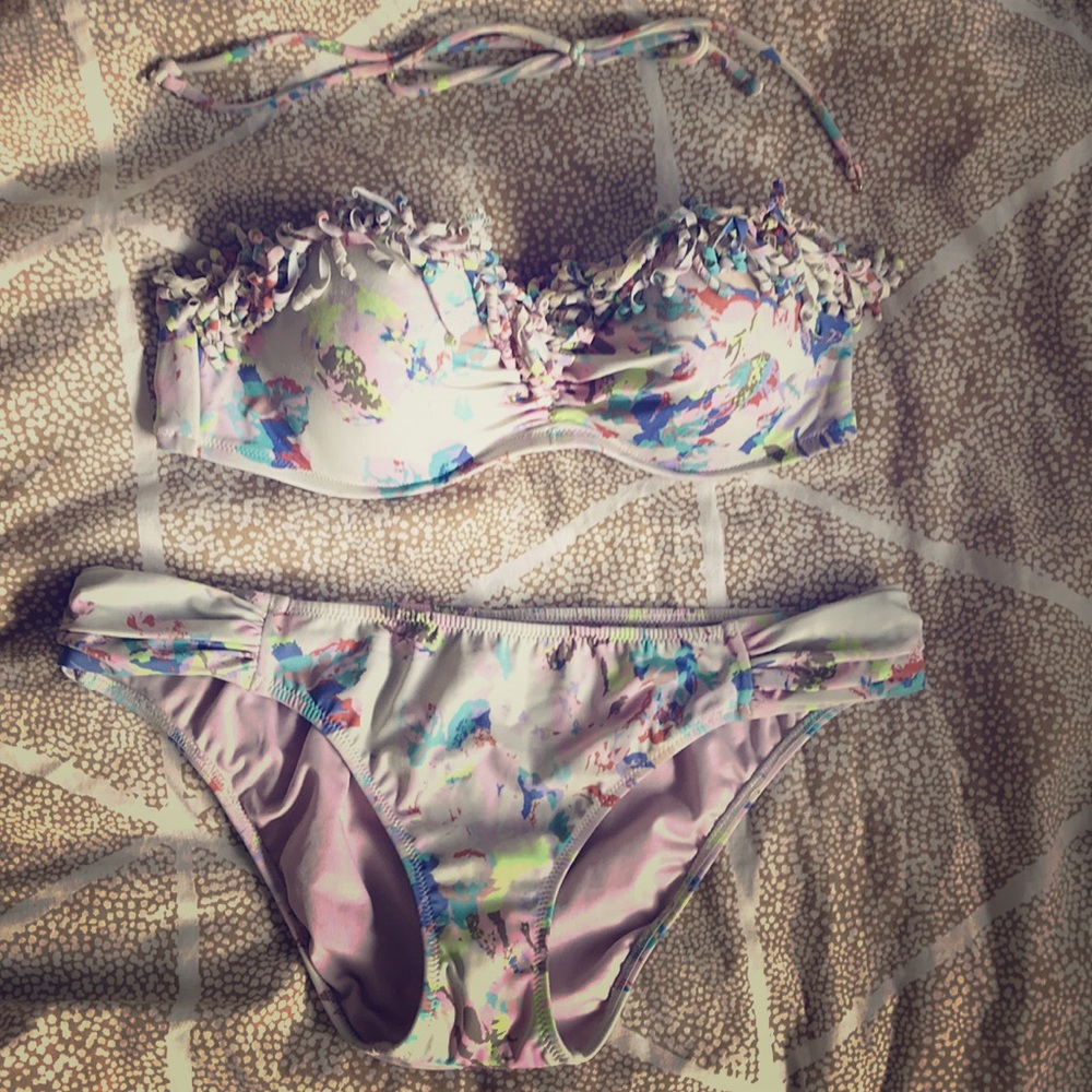 Victoria’s Secret bikini 👙